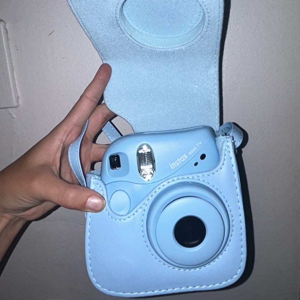 Polaroid 7+